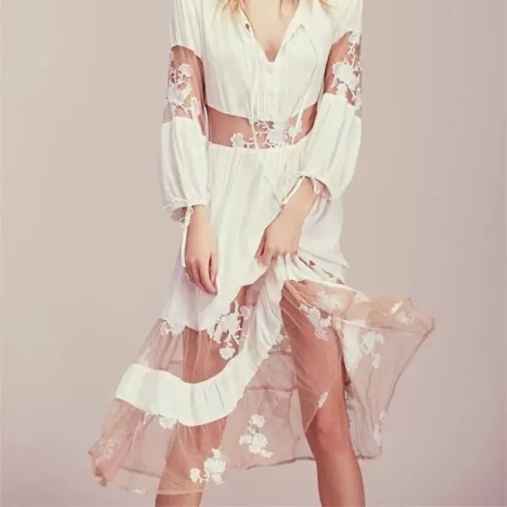 Brand new for love&lemons 🍋white maxi dress